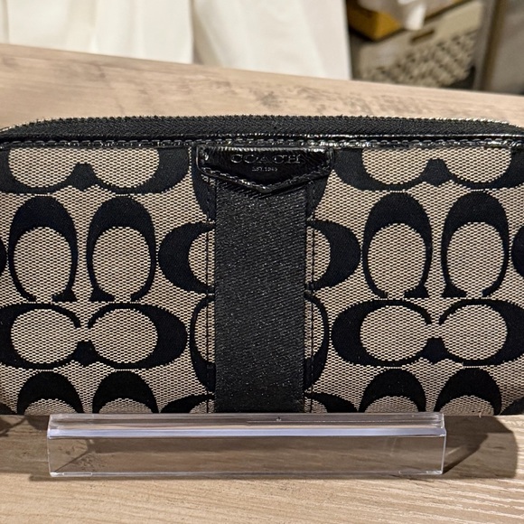 Coach Signature Stripe Accordion Zip Wallet - Picture 2 of 8